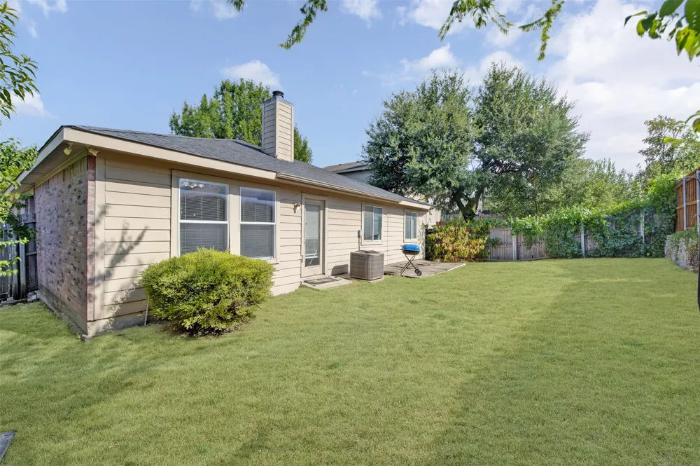 6833 Rondo Drive Dallas, TX 75241