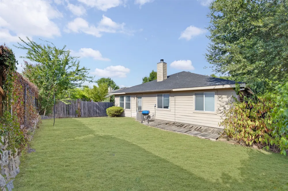 6833 Rondo Drive Dallas, TX 75241