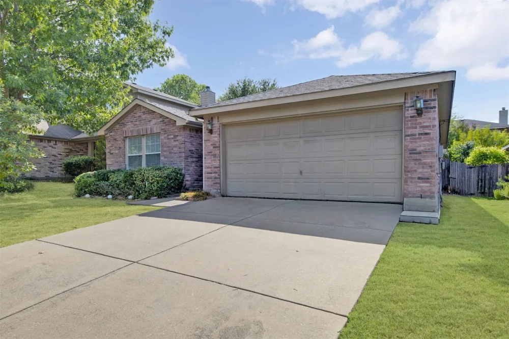 6833 Rondo Drive Dallas, TX 75241