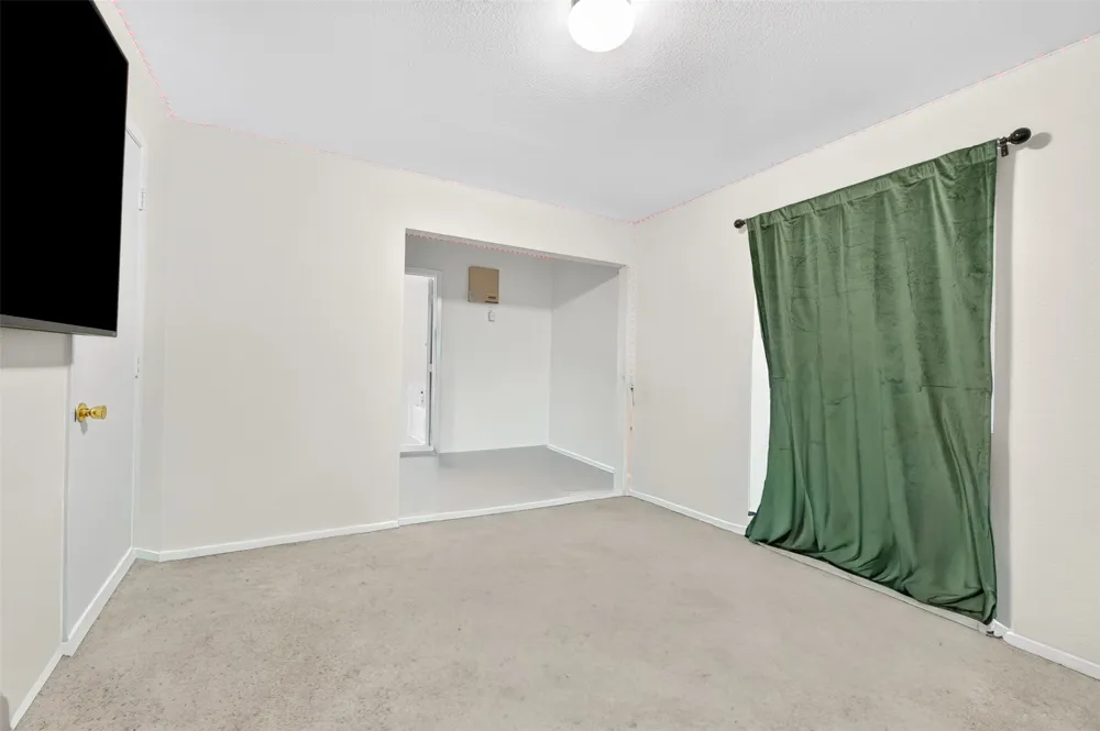 6833 Rondo Drive Dallas, TX 75241