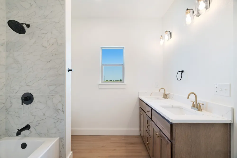 225 Private Road 33083 Sumner, TX 75486