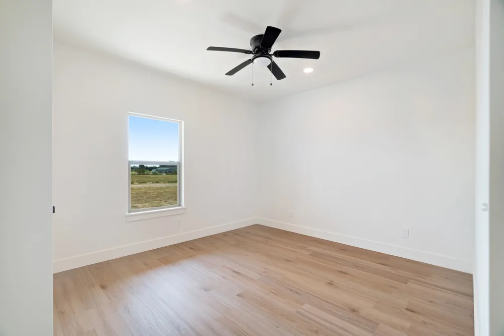 225 Private Road 33083 Sumner, TX 75486