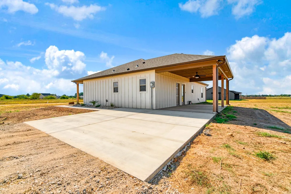 225 Private Road 33083 Sumner, TX 75486