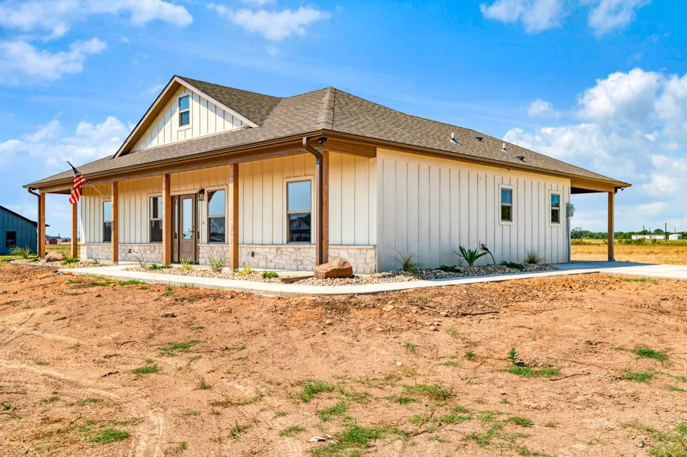 225 Private Road 33083 Sumner, TX 75486