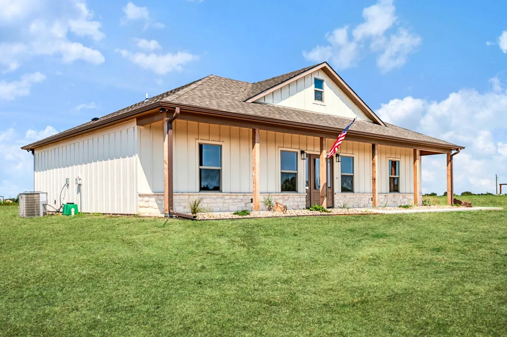 225 Private Road 33083 Sumner, TX 75486