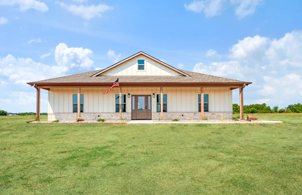 225 Private Road 33083 Sumner, TX 75486