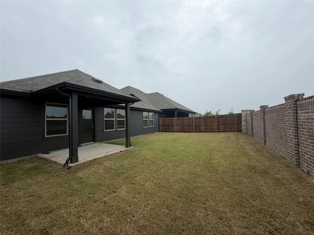 1093 Eagle Run Lane Lavon, TX 75166