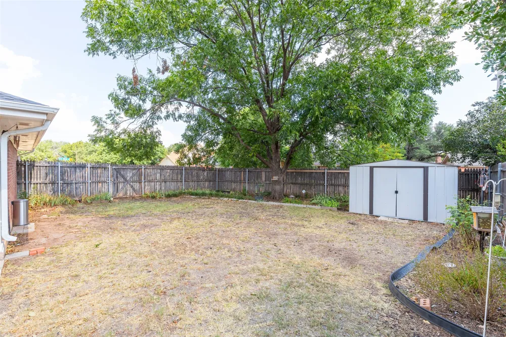 2901 Oak Ridge Court Abilene, TX 79606
