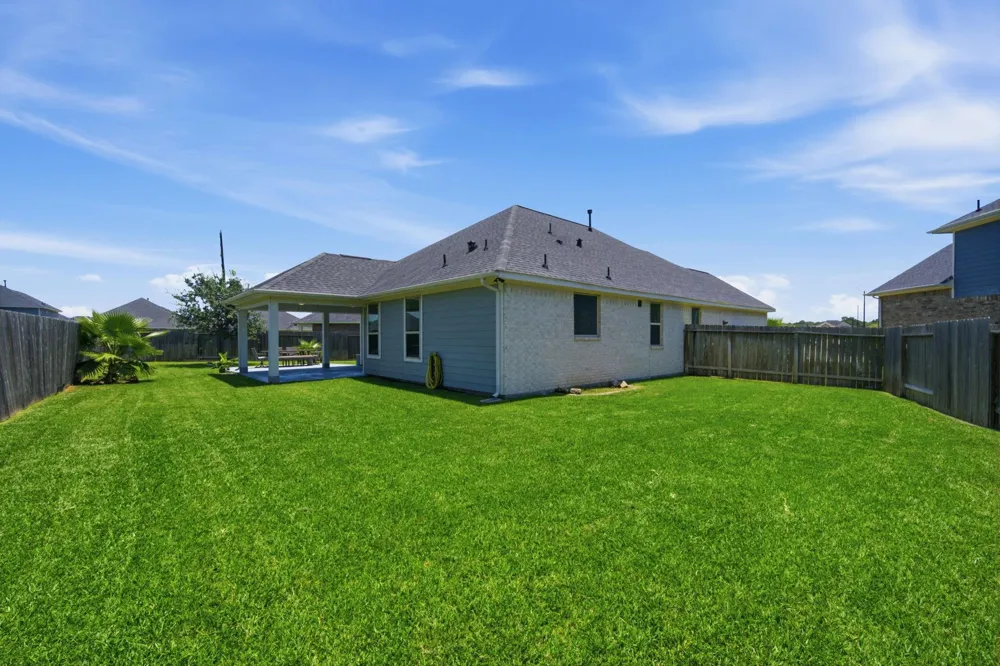 8303 Divot Trace Fulshear, TX 77441