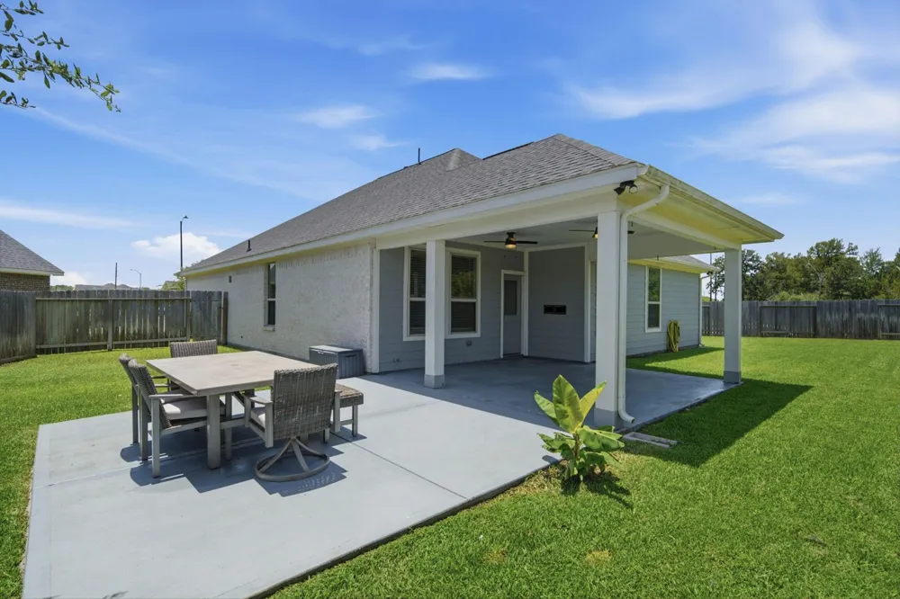 8303 Divot Trace Fulshear, TX 77441