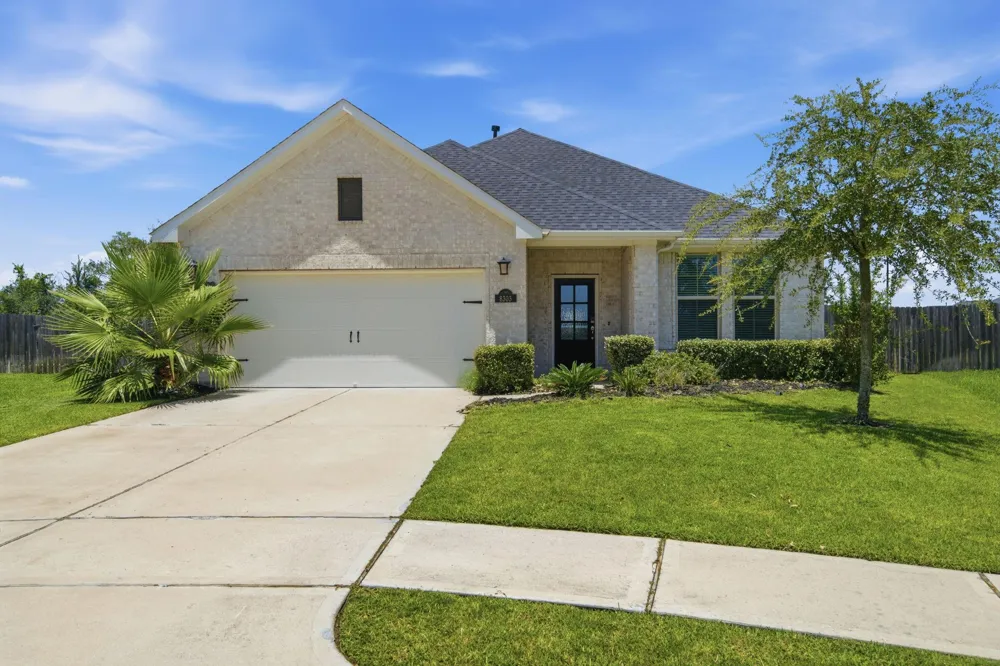 8303 Divot Trace Fulshear, TX 77441