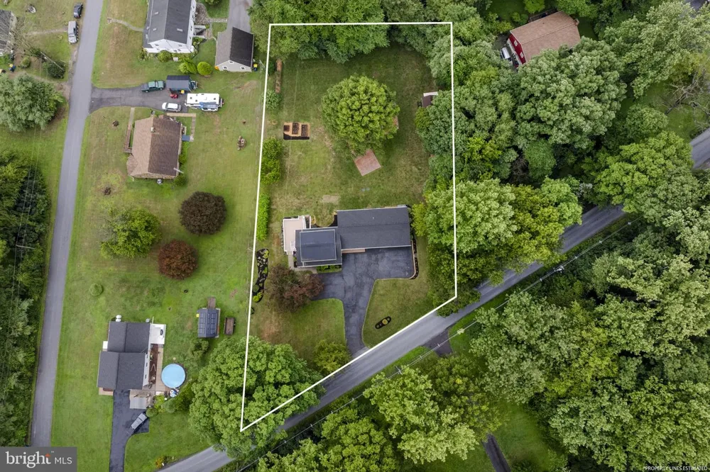 65 COMPASS ROAD Parkesburg, PA 19365