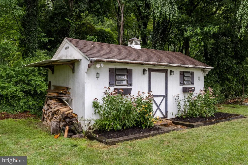65 COMPASS ROAD Parkesburg, PA 19365