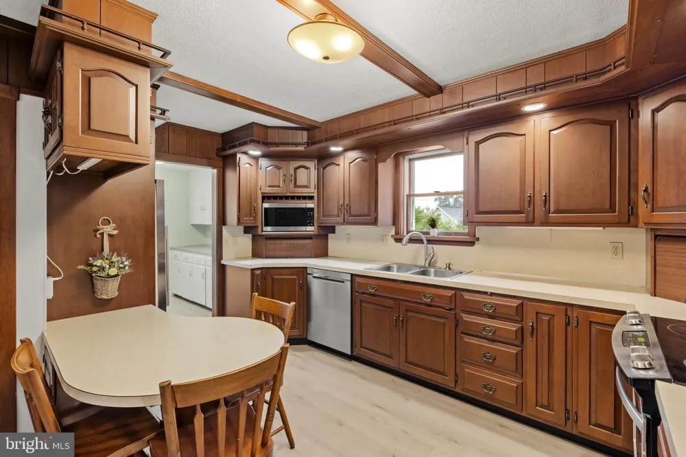 65 COMPASS ROAD Parkesburg, PA 19365