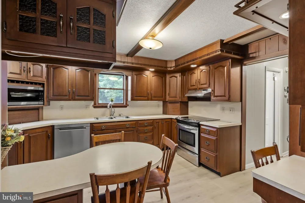 65 COMPASS ROAD Parkesburg, PA 19365