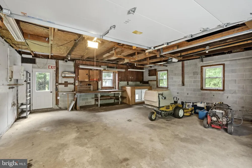 65 COMPASS ROAD Parkesburg, PA 19365