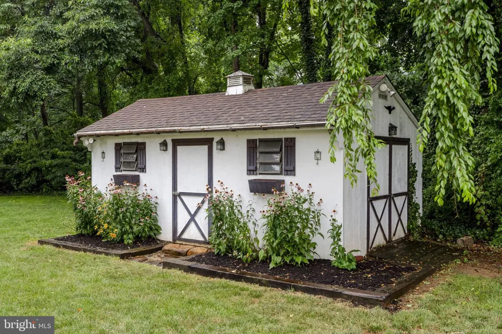 65 COMPASS ROAD Parkesburg, PA 19365