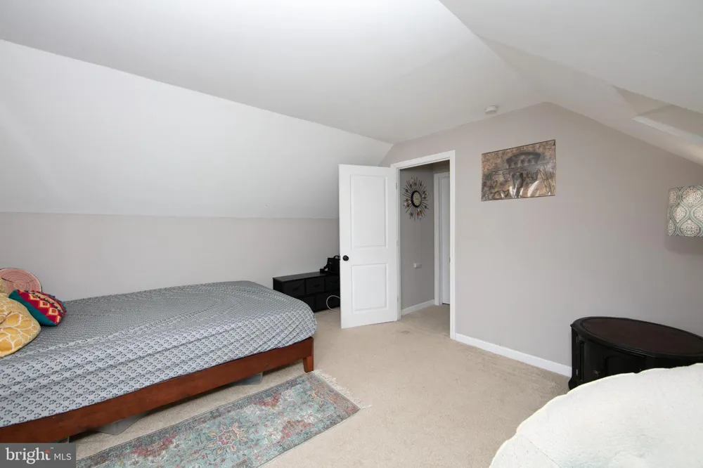 521 5TH AVENUE Barrington, NJ 08007