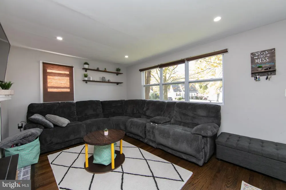 521 5TH AVENUE Barrington, NJ 08007