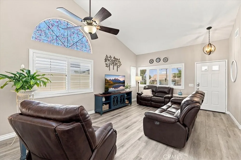 29317 Breakwater Lake Elsinore, CA 92530
