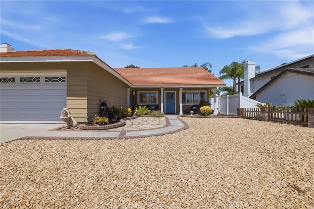 29317 Breakwater Lake Elsinore, CA 92530