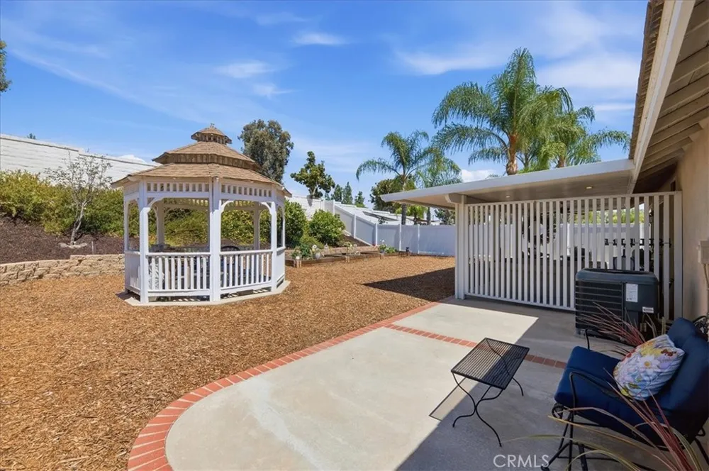 29317 Breakwater Lake Elsinore, CA 92530