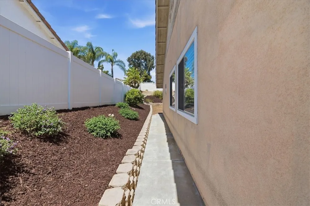 29317 Breakwater Lake Elsinore, CA 92530
