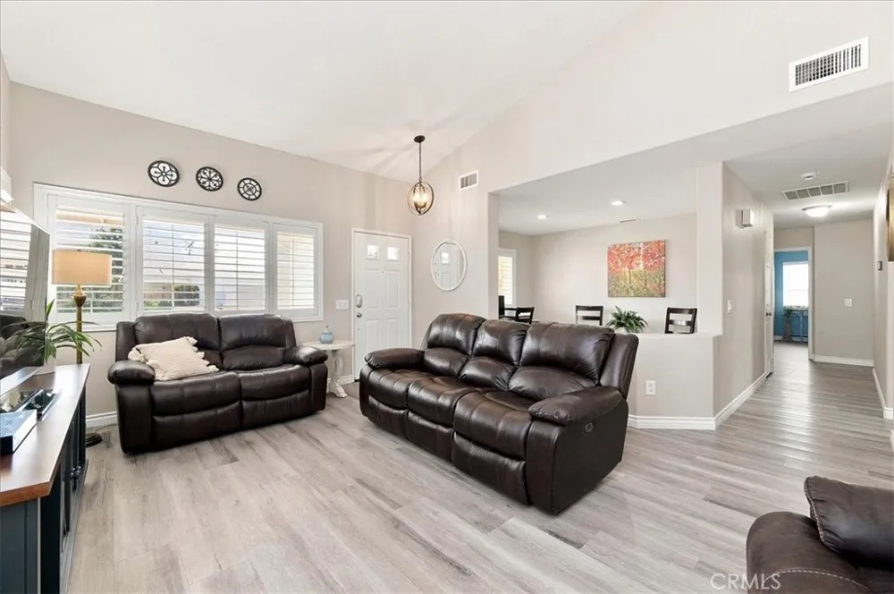 29317 Breakwater Lake Elsinore, CA 92530
