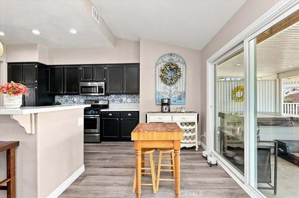 29317 Breakwater Lake Elsinore, CA 92530