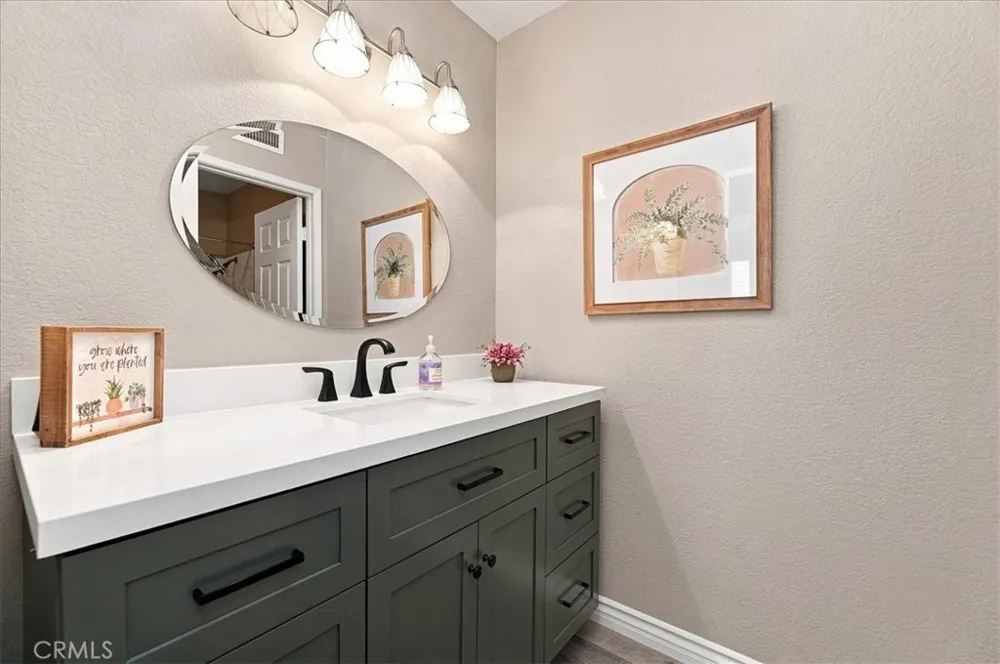 29317 Breakwater Lake Elsinore, CA 92530