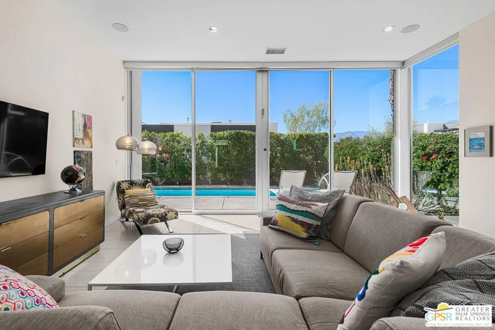 4982 Cottier Way Palm Springs, CA 92262