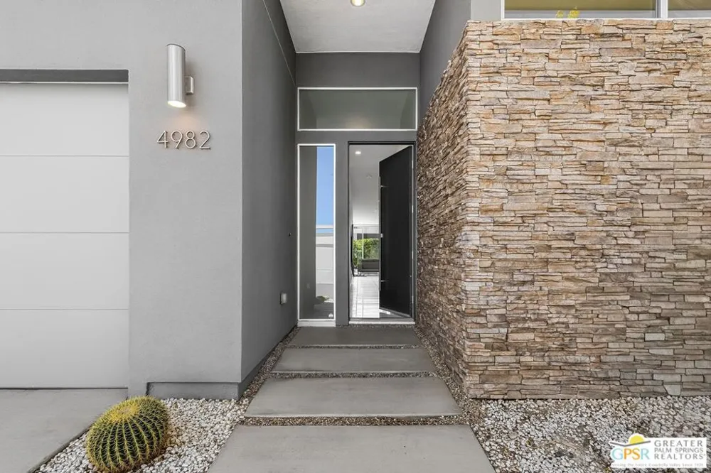 4982 Cottier Way Palm Springs, CA 92262