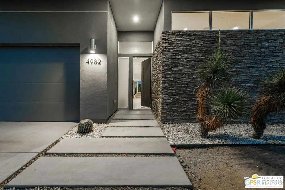 4982 Cottier Way Palm Springs, CA 92262