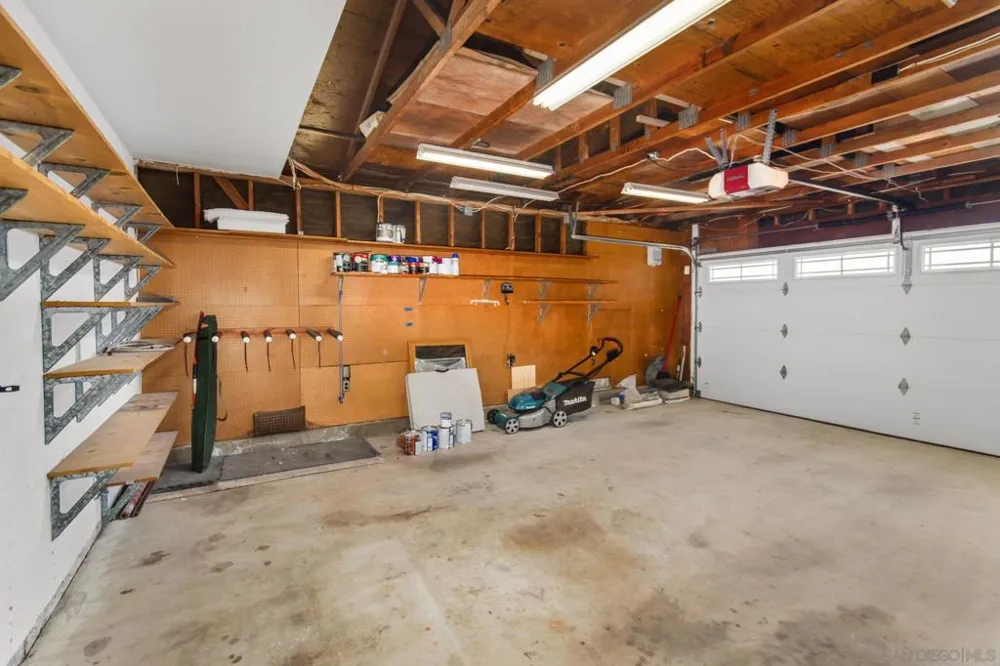 9060 Hatcher Lane San Diego, CA 92126