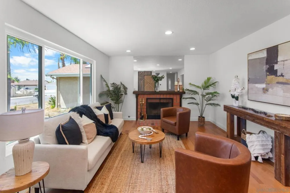 9060 Hatcher Lane San Diego, CA 92126
