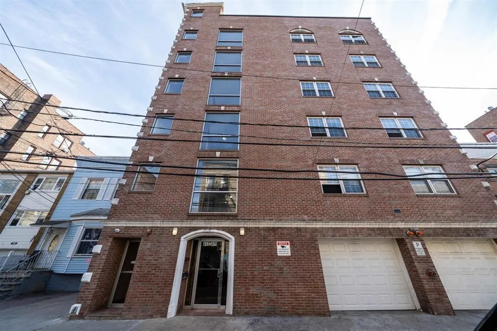 413-415 9TH ST Union City, NJ 07087
