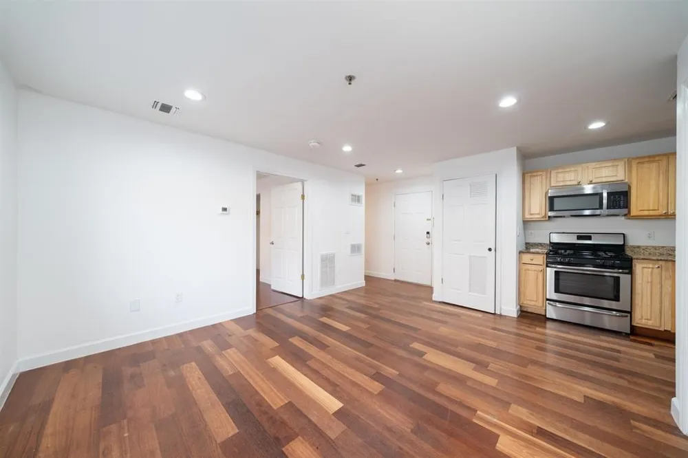 413-415 9TH ST Union City, NJ 07087