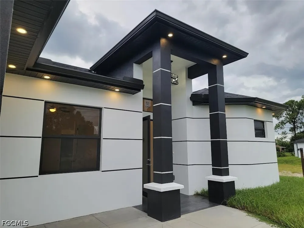 36th Street SW Lehigh Acres, FL 33976