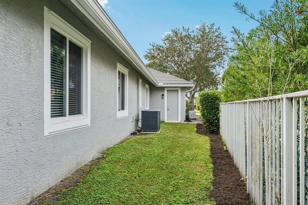 1919 S CLUB DRIVE Wellington, FL 33414