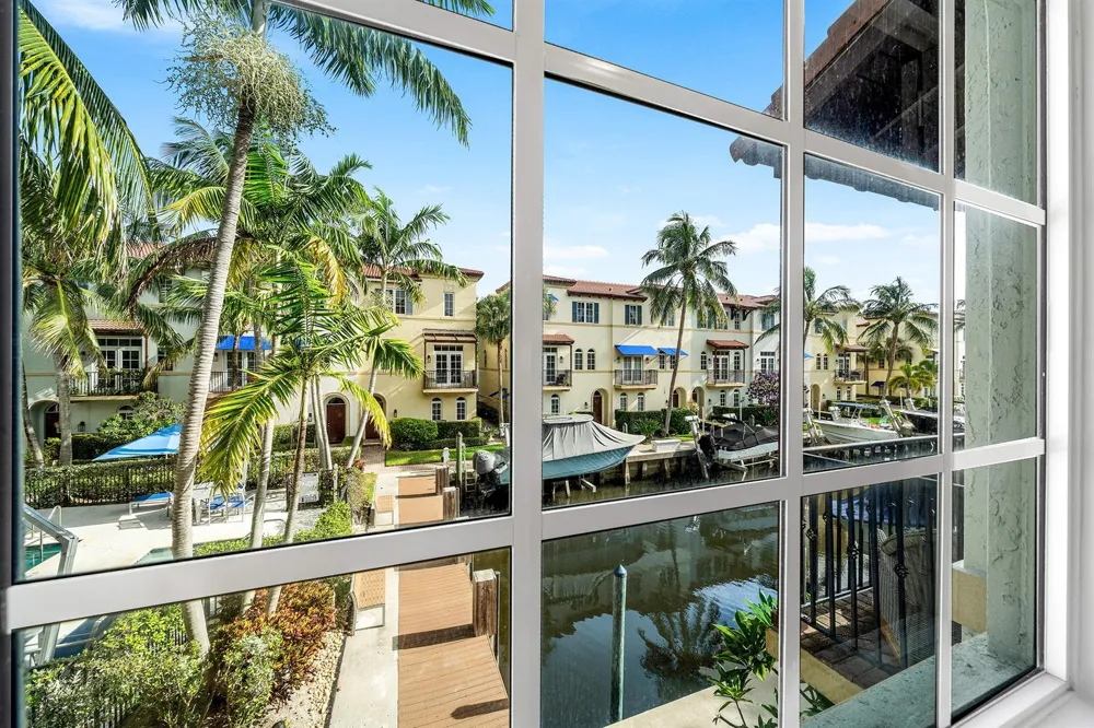 813 Estancia Way Boynton Beach, FL 33435