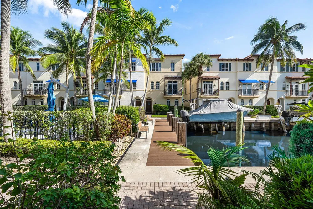 813 Estancia Way Boynton Beach, FL 33435