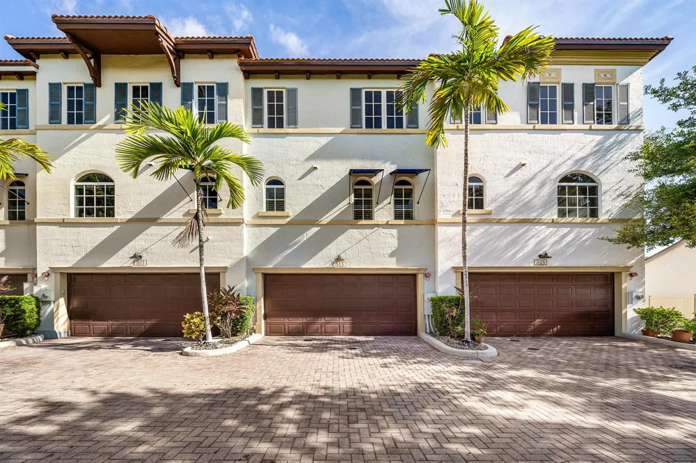 813 Estancia Way Boynton Beach, FL 33435