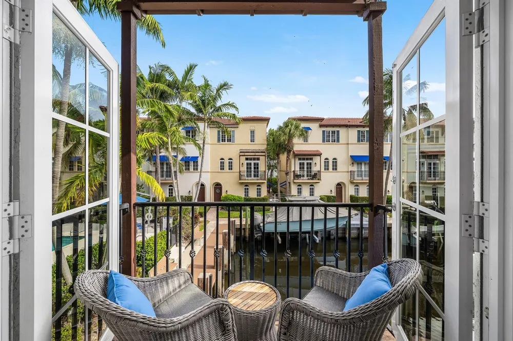 813 Estancia Way Boynton Beach, FL 33435
