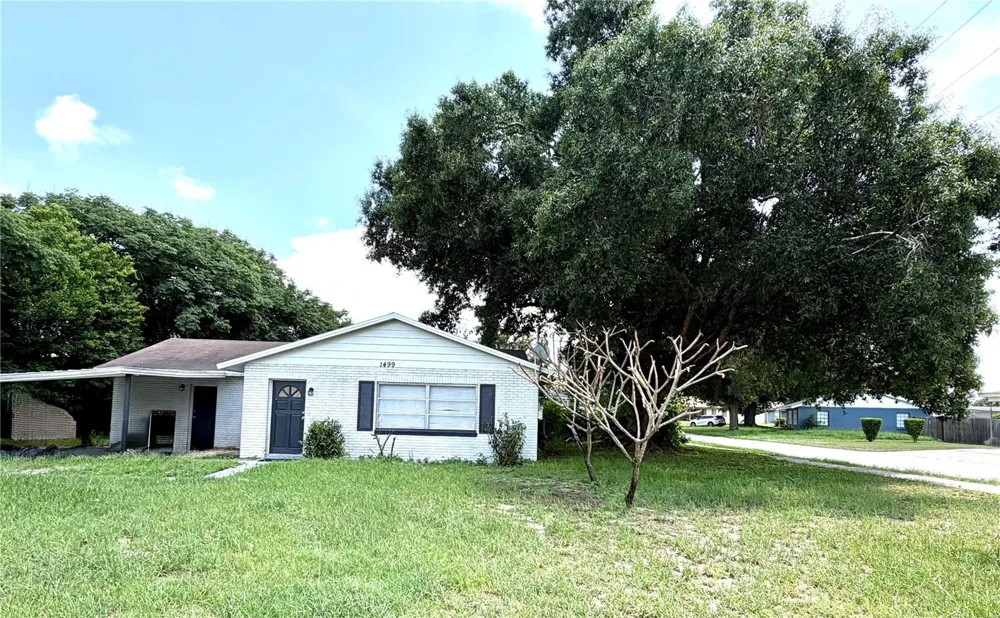 1499 AVENUE E NE Winter Haven, FL 33881