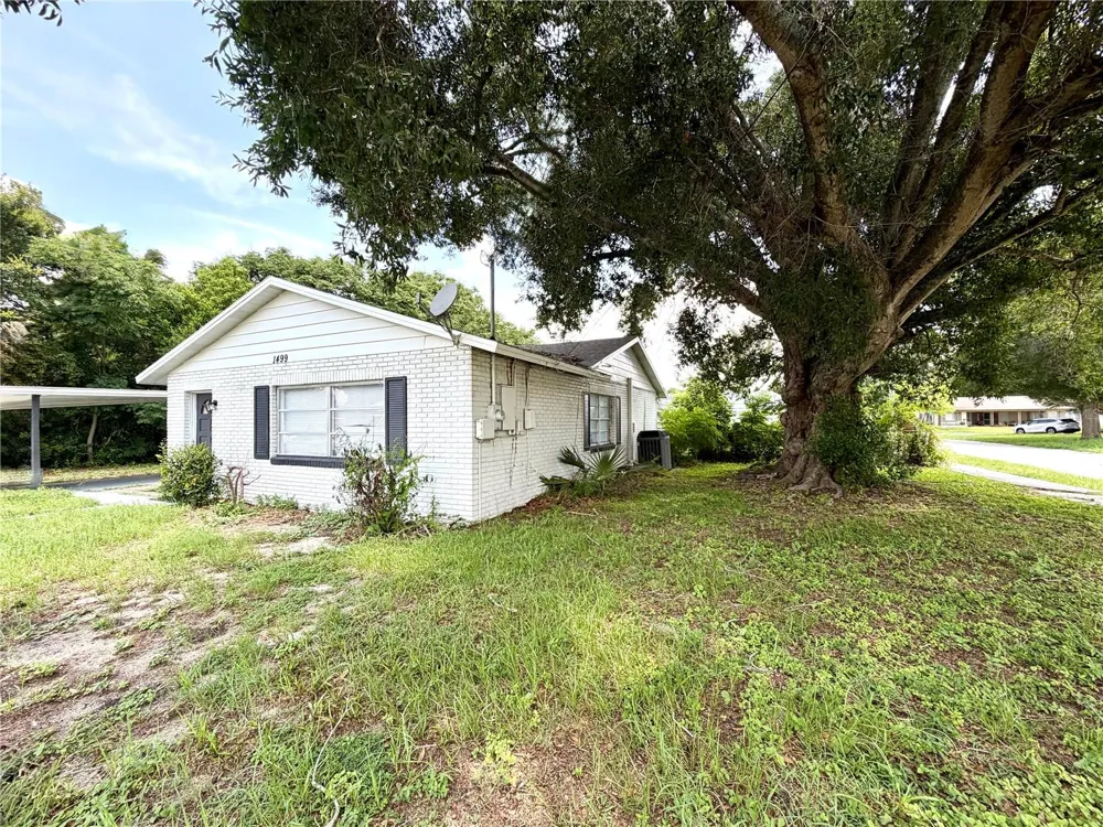 1499 AVENUE E NE Winter Haven, FL 33881