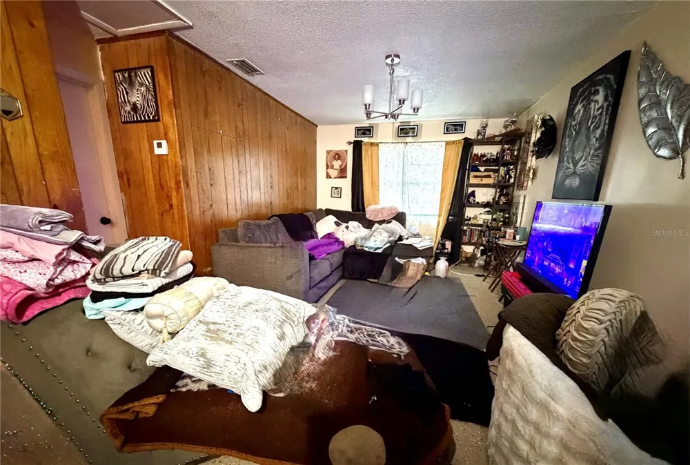1499 AVENUE E NE Winter Haven, FL 33881