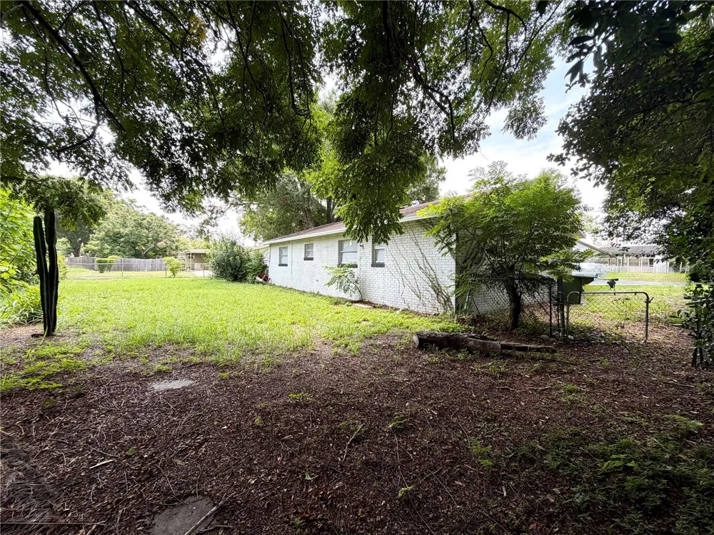 1499 AVENUE E NE Winter Haven, FL 33881