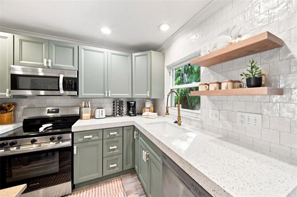 205 82ND STREET Holmes Beach, FL 34217