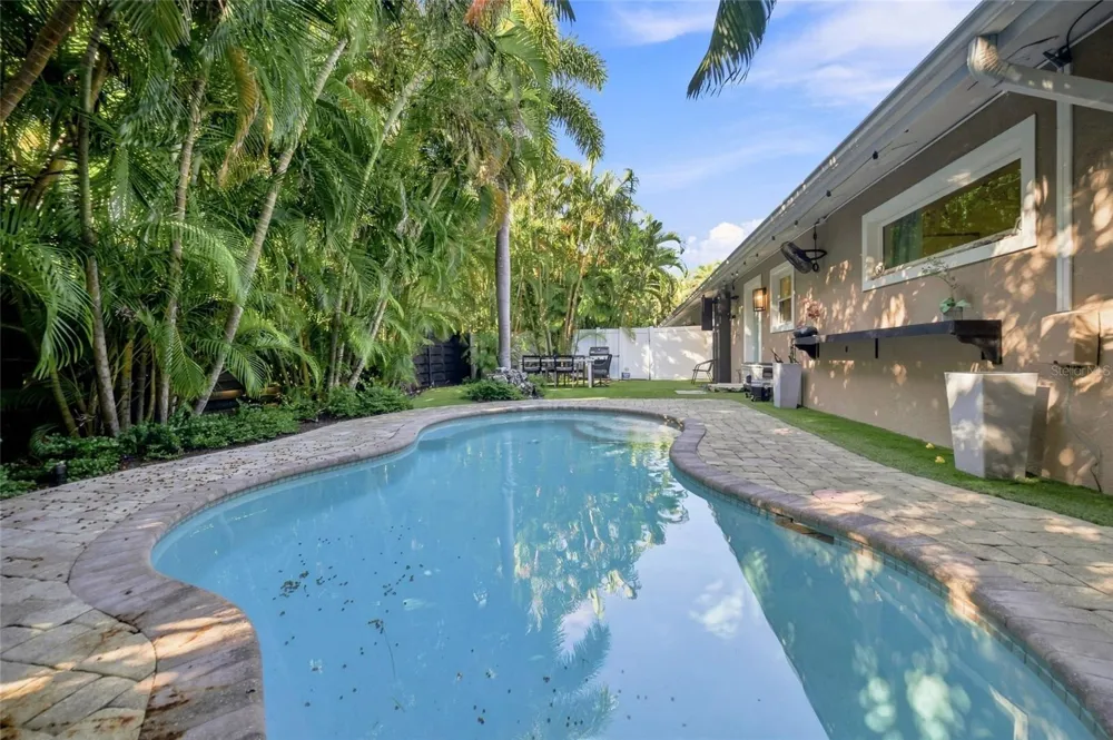 205 82ND STREET Holmes Beach, FL 34217