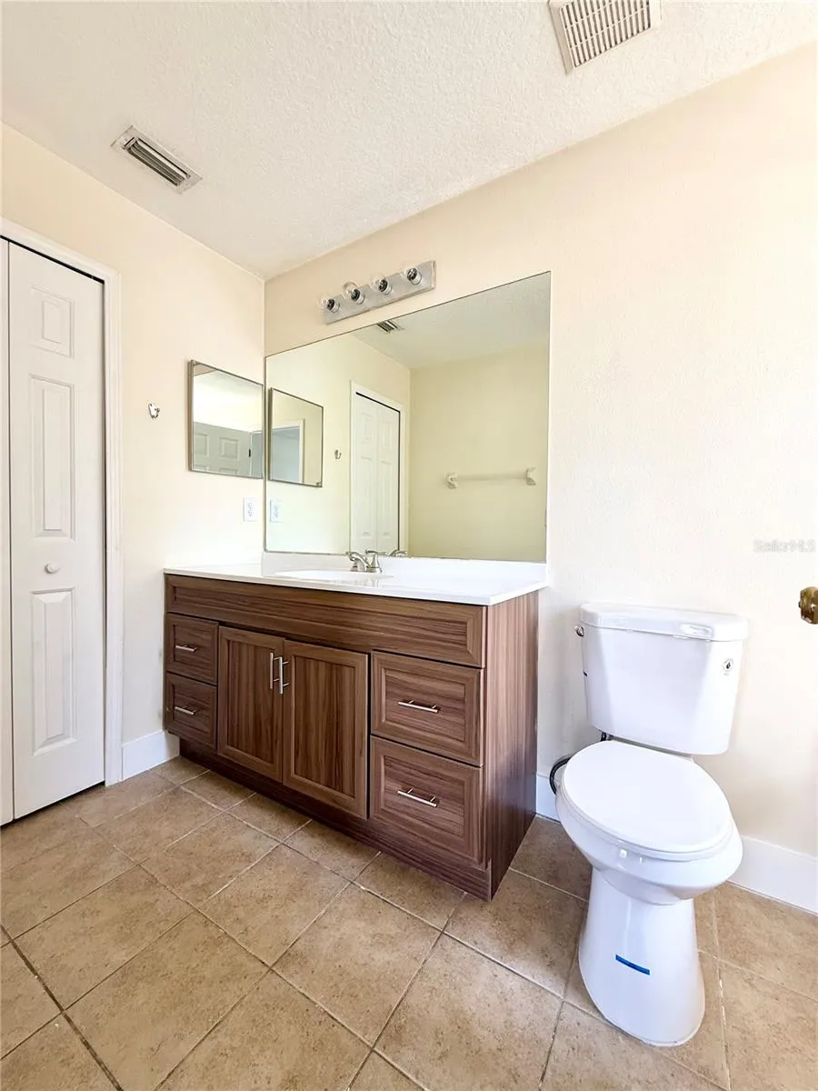7731 CARRIAGE POINTE DRIVE Gibsonton, FL 33534